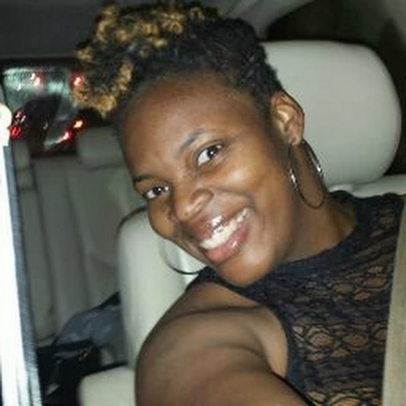 Meet your Posher, Daniella - Picture 1 of 1